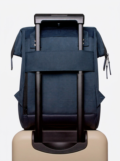 Sangle attache valise.