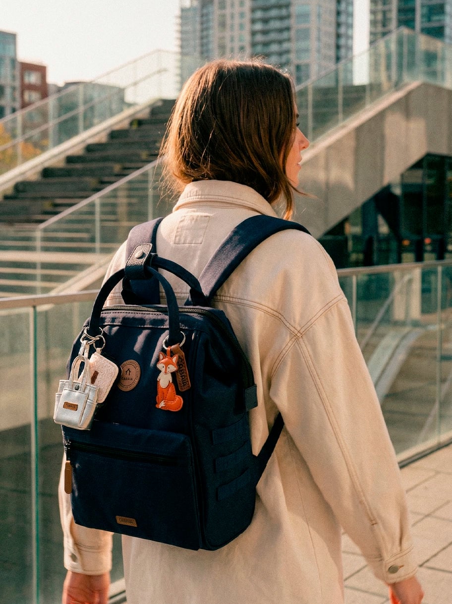 Sac à dos Adventurer porté en situation, vue d'ensemble du look
